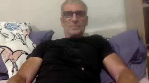 deanofflove221000 online show from November 2025 05:51:02 PM