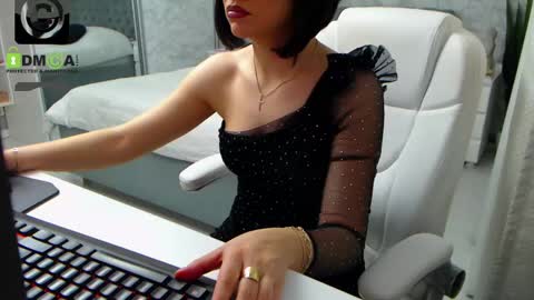 Elly online show from March 2025 10:34:02 AM