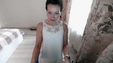 Snapshot of dear_mia_ chatting on January 2025 10:08:02 AM Mia online show from January 2025 10:08:02 AM