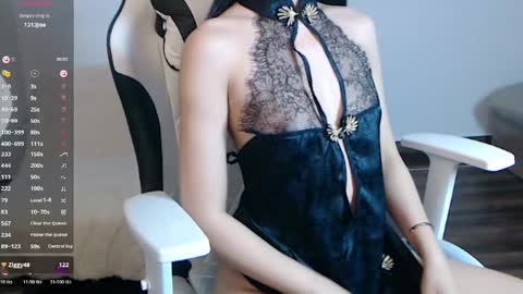 dearwy_ online show from May 2026 06:03:01 PM