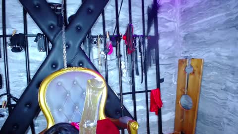 Snapshot of deborass_bdsm chatting on January 2025 05:31:01 PM DEBORA online show from January 2025 05:31:01 PM