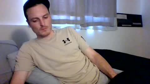 Dee4dayz online show from August 2026 05:15:01 PM