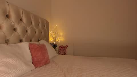 Denise online show from February 2025 04:45:02 PM