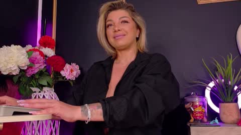 Snapshot of deeadiamond chatting on October 2025 07:58:01 PM Deea online show from October 2025 07:58:01 PM