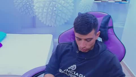 Snapshot of deiby_baby chatting on November 2025 06:18:01 PM DEIBY online show from November 2025 06:18:01 PM