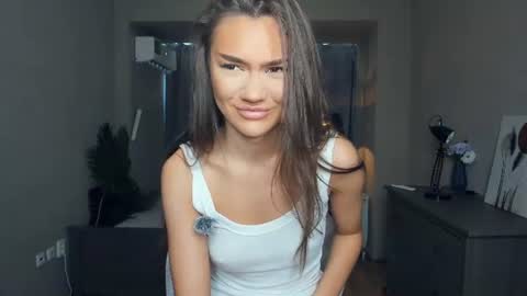 Snapshot of deidreluer chatting on June 2026 08:11:02 AM Laura online show from June 2026 08:11:02 AM