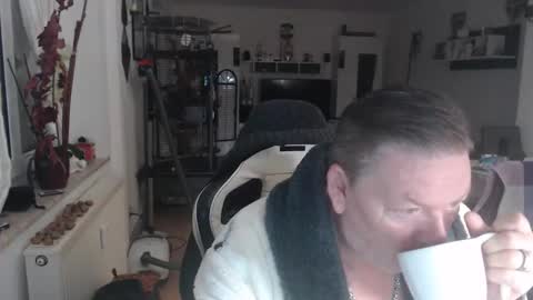 deinprinz2312 online show from November 2025 05:34:01 AM