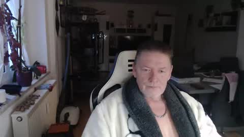 deinprinz2312 online show from December 2025 07:06:02 AM