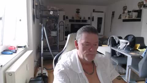 Snapshot of deinprinz2312 chatting on June 2026 04:14:02 AM deinprinz2312 online show from June 2026 04:14:02 AM