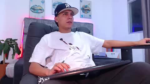 Snapshot of deivid_santoss chatting on November 2025 11:51:02 PM Deivid online show from November 2025 11:51:02 PM