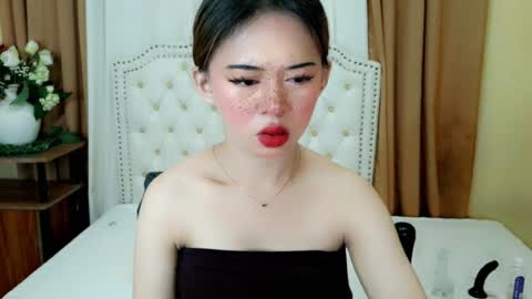 Snapshot of deliciously_sophie chatting on June 2026 02:53:01 AM Sophie online show from June 2026 02:53:01 AM