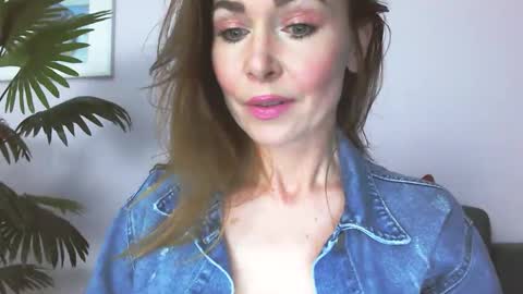 delilah_sweet online show from May 2026 03:29:02 PM