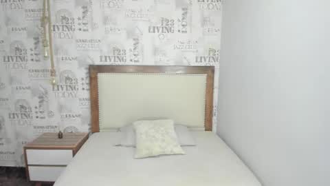 delilaquinn online show from November 2025 07:45:02 PM