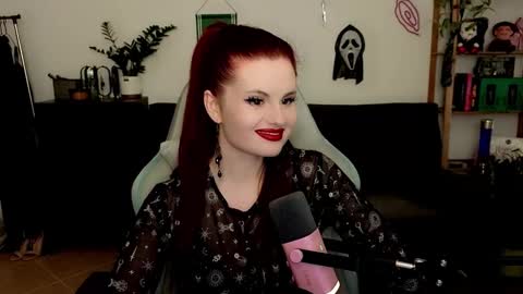 dellacrush_ online show from December 2025 05:07:02 PM