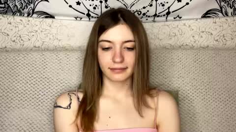 Snapshot of dellisifuentes chatting on May 2026 07:04:01 AM Sia online show from May 2026 07:04:01 AM
