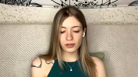 Snapshot of dellisifuentes chatting on June 2026 09:30:02 AM Sia online show from June 2026 09:30:02 AM