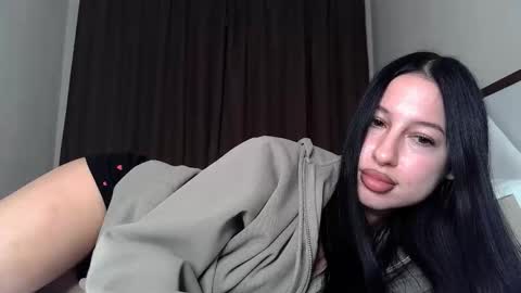 delly_love online show from October 2025 07:25:02 PM