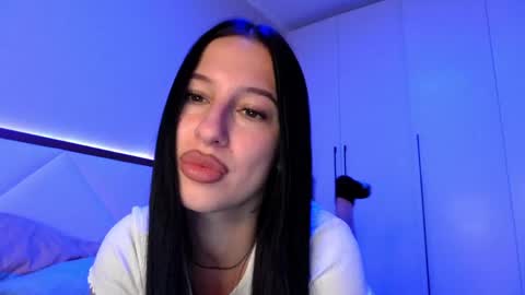 Snapshot of delly_love chatting on June 2026 07:19:02 PM delly_love online show from June 2026 07:19:02 PM