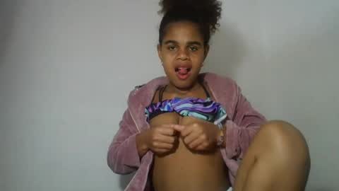 Snapshot of delphineee chatting on July 2026 10:21:02 AM delphine online show from July 2026 10:21:02 AM