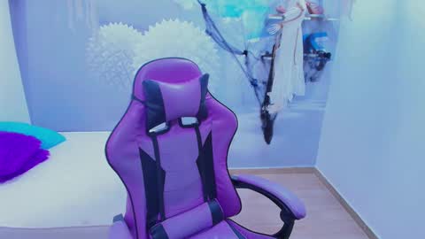 Snapshot of demi_leed chatting on November 2025 12:29:02 PM DEMI online show from November 2025 12:29:02 PM