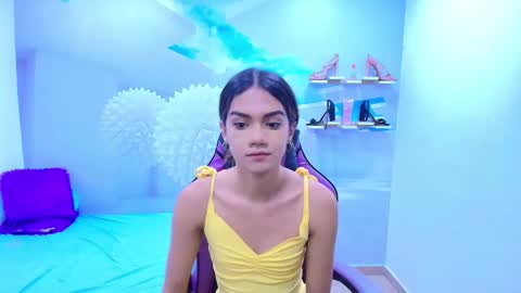 Snapshot of demi_leed chatting on December 2025 02:32:02 PM DEMI online show from December 2025 02:32:02 PM