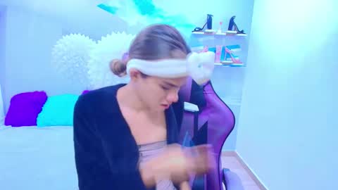 DEMI online show from January 2026 11:48:02 AM