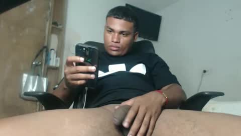 Snapshot of demol_latin chatting on April 2026 10:37:02 PM MASTER DAV online show from April 2026 10:37:02 PM