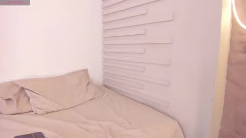 demy_ruiz online show from February 2025 05:43:02 AM