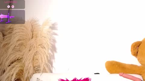 Snapshot of deniisswet chatting on October 2025 06:35:02 AM online show from October 2025 06:35:02 AM