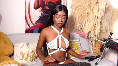 Snapshot of deniisswet chatting on October 2025 06:10:01 AM online show from October 2025 06:10:01 AM