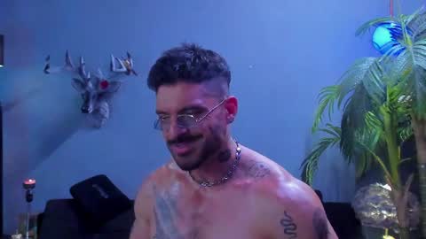 dennis_cox_ online show from June 2026 05:11:02 PM