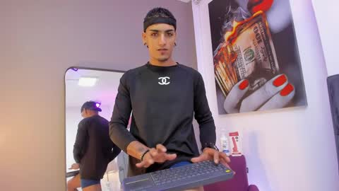 Dennis Kinsey online show from April 2026 07:25:02 PM