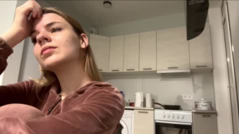 Denni online show from November 2025 03:44:02 PM