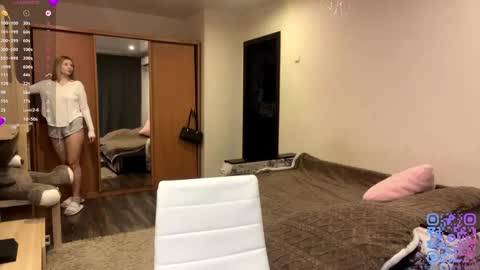 Snapshot of deonnagarn chatting on November 2025 12:09:02 PM Vi Victoria online show from November 2025 12:09:02 PM