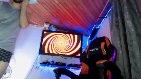Dereck online show from August 2026 04:03:01 AM
