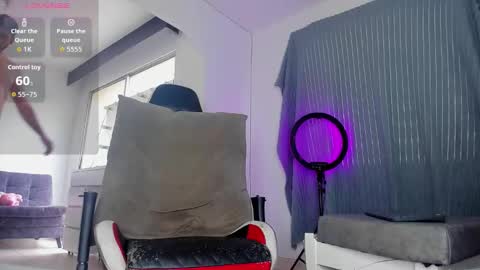 Snapshot of dereckhardd chatting on November 2025 02:06:01 PM dereckhardd online show from November 2025 02:06:01 PM