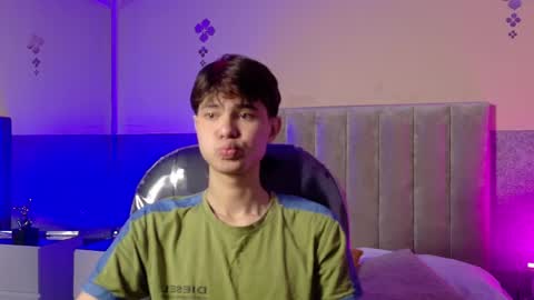 derek_sinn online show from April 2026 01:08:02 PM