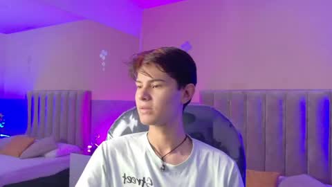 derek_sinn online show from May 2026 08:26:02 PM