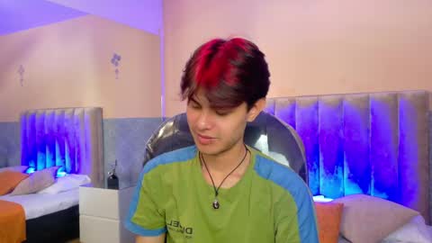 derek_sinn online show from May 2026 08:17:01 PM