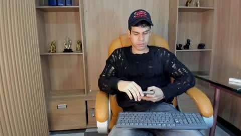 derek_voss online show from April 2026 12:19:02 PM