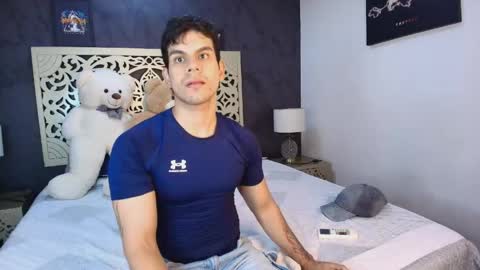 Snapshot of derek_voss chatting on June 2026 12:11:01 PM derek_voss online show from June 2026 12:11:01 PM