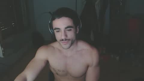 Snapshot of derekhuge chatting on November 2025 06:25:02 AM derekhuge online show from November 2025 06:25:02 AM