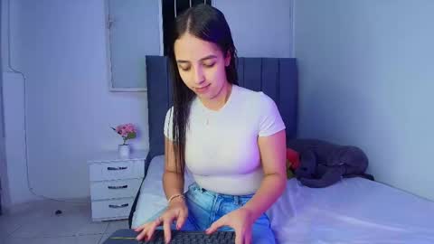 Snapshot of derly_cuervo703031 chatting on December 2025 07:19:02 PM derly_cuervo703031 online show from December 2025 07:19:02 PM