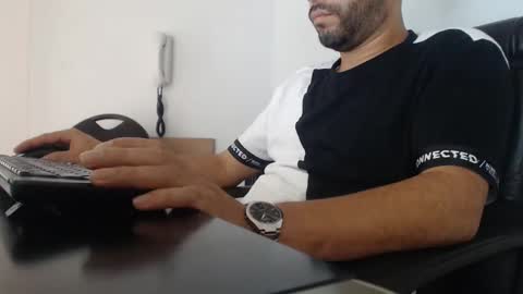     online show from December 2024 06:17:01 PM