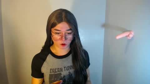 LORINE online show from January 2025 01:40:02 PM