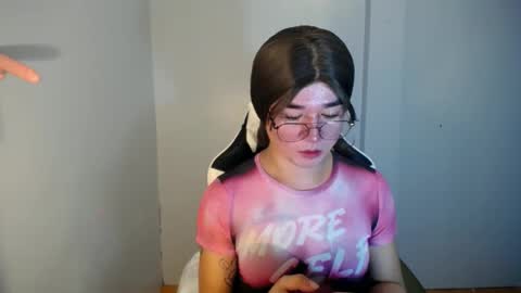 LORINE online show from January 2025 05:59:02 PM