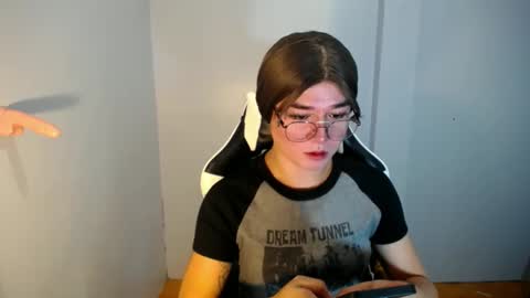 LORINE online show from January 2025 04:05:01 PM