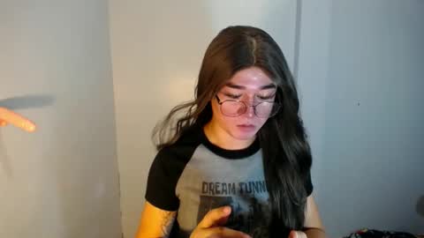 LORINE online show from January 2025 07:38:01 PM