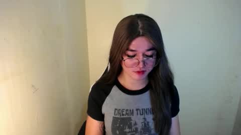 LORINE online show from February 2025 07:38:01 PM