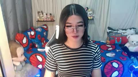LORINE online show from October 2025 04:18:01 PM